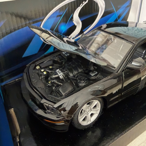 Ford Mustang, GT, 2006, Maisto, Model, Die Cast Car, Special Edition, 1/24 Scale - Picture 15 of 16